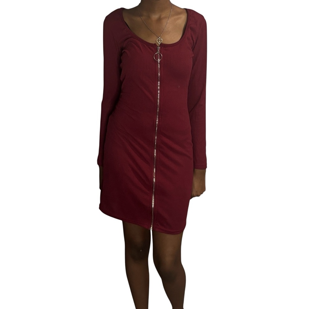 Elegant Burgundy Zipper Dress